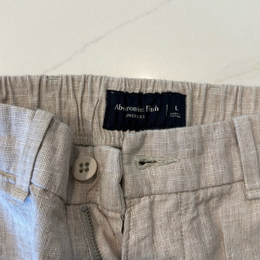 Abercrombie Slim Linen Pants. Elastic Waist. Worn only a few times. Size L.